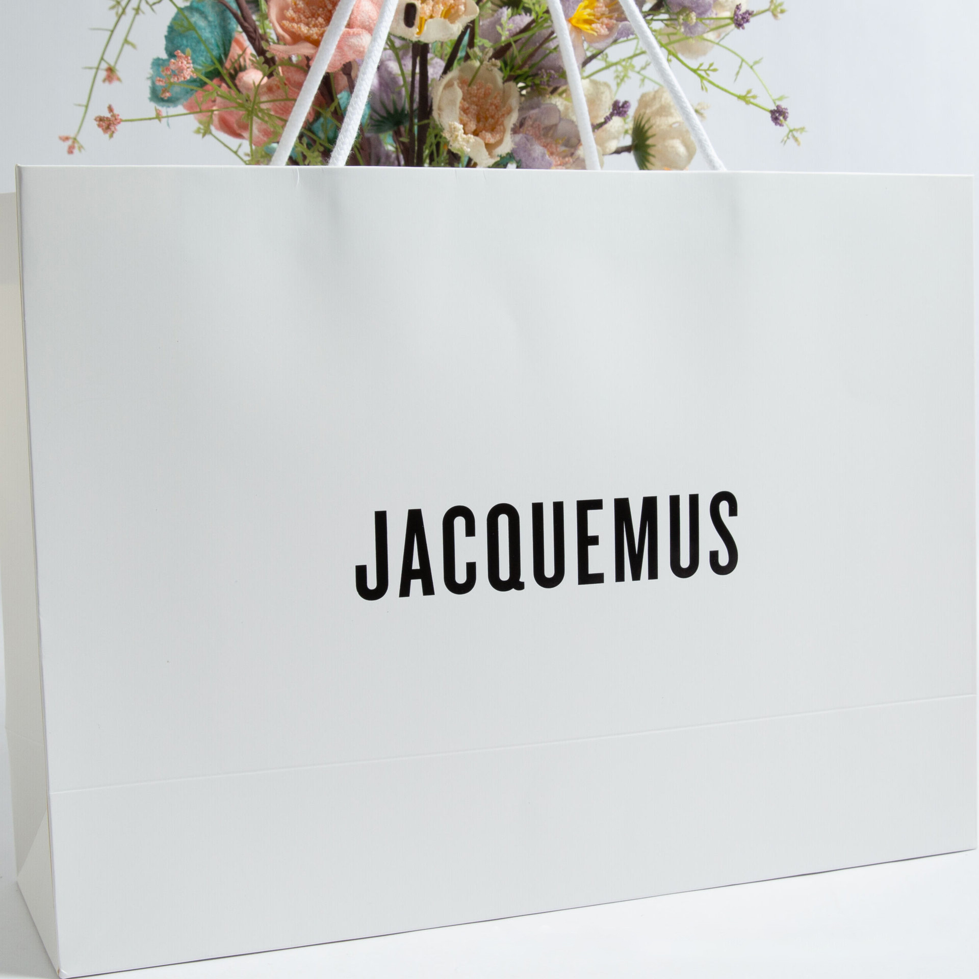 专注品质 一比一 欧美奢侈品专柜大牌JACQUEMU *手提袋可加印LOGO