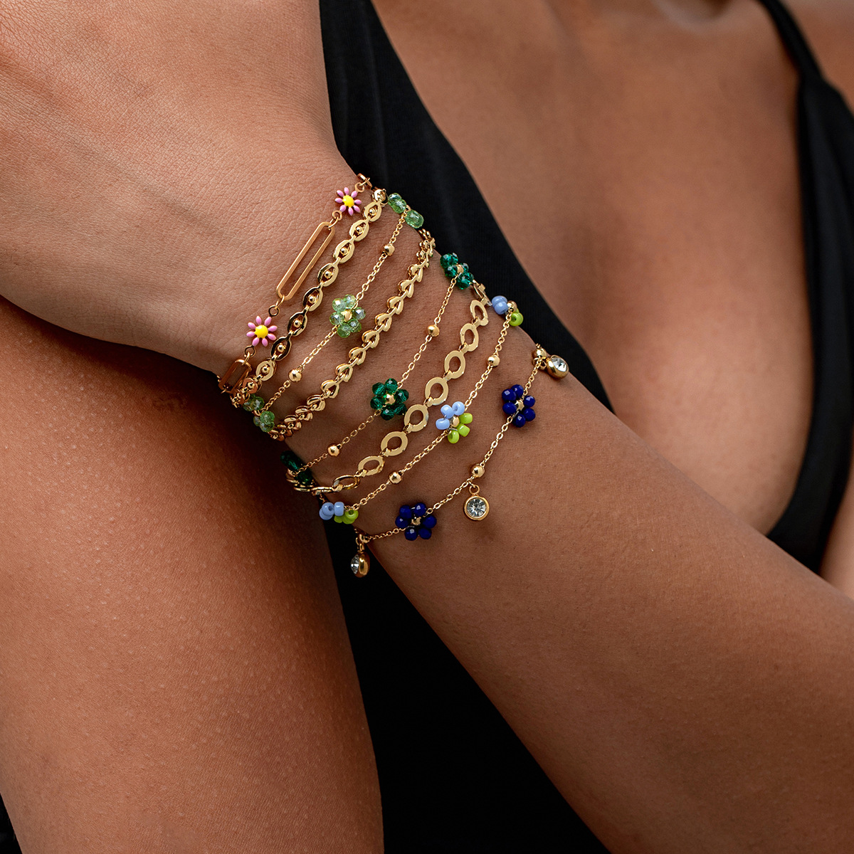 13g Weight Retro Simple Style Flower Titanium Steel Bracelets In Bulk