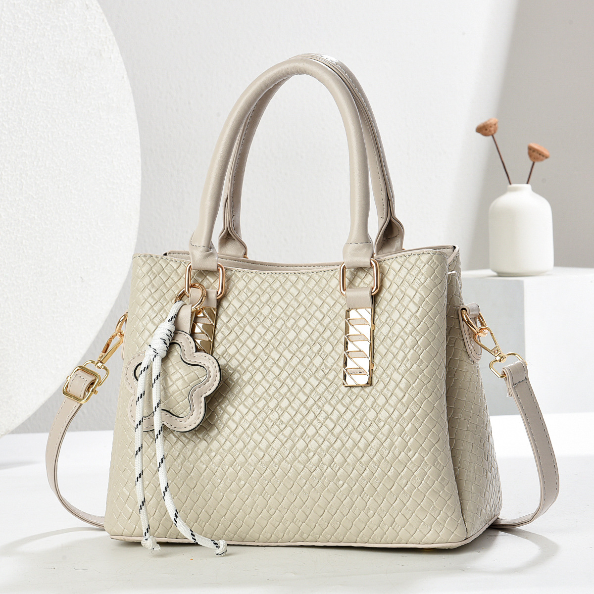 2025 verano nuevo estilo de moda coreana bolso de gran capacidad para mujer bolso de mensajero portátil de un solo hombro marea transfronteriza