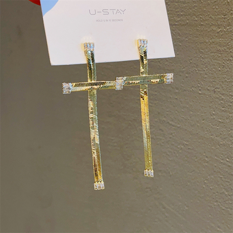 1 Pair Vintage Style Cross Solid Color Plating Inlay Mixed Materials Zircon Drop Earrings display picture 3