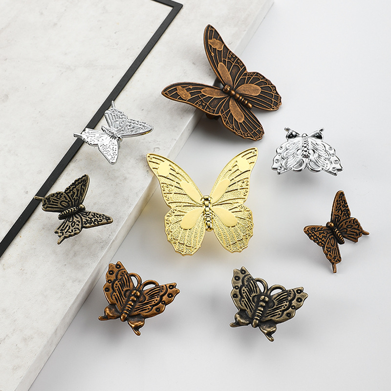 Modern light luxury Chinese-style simulated butterfly zinc alloy handle for installation on living room, bedroom, drawer, cabinet, and cupboard doors