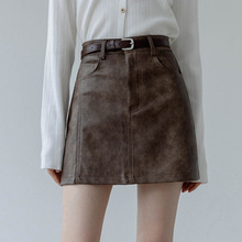 NUNBAI火小皮裙女秋季新款棕色高腰裙子PU包臀秋冬半身裙a字短裙