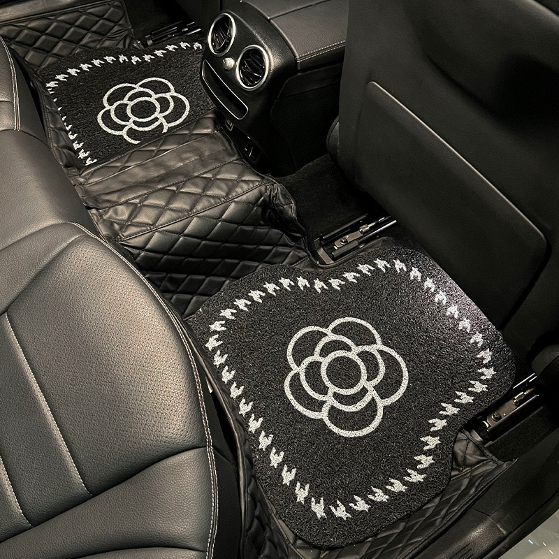 Car universal silk ring foot mat black and white simple stain-resistant anti-slip mat easy to care can be cut to protect the car mat