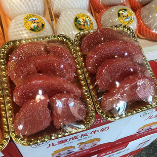 �W�t��ɫ�бP2015һ����ˮ���б��r��չʾ̨���а��b�д����̩��