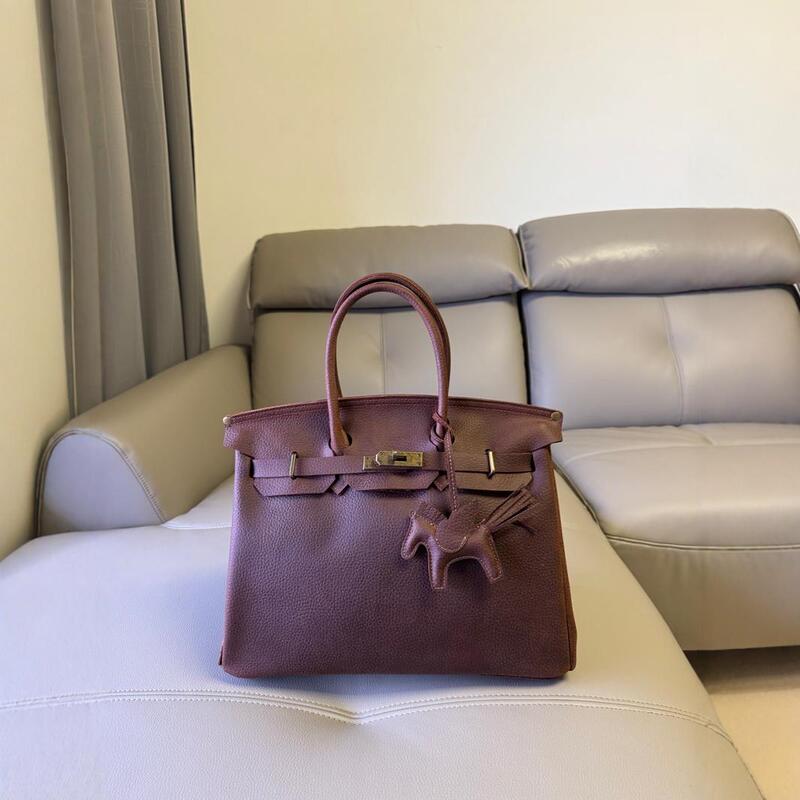 PAA Genuine Leather Anti-Theft Lock Litchi Pattern Platinum Bag Top Layer Cowhide Large Capacity Kelly Bag Portable Large Shoulder Crossbody Bag PAA Genuine Leather Anti-Theft Lock Litchi Pattern Platinum Bag Top Layer Cowhide Large Capacity Kelly Bag Portable Large Shoulder Crossbody Bag