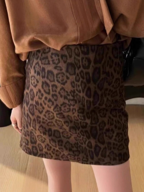アメリカのレトロな豹の紋様のA字の半身のスカートの女性の秋の新型の高い腰のA字のスカートは光の小さい背が見えるのを防ぎます。|undefined
