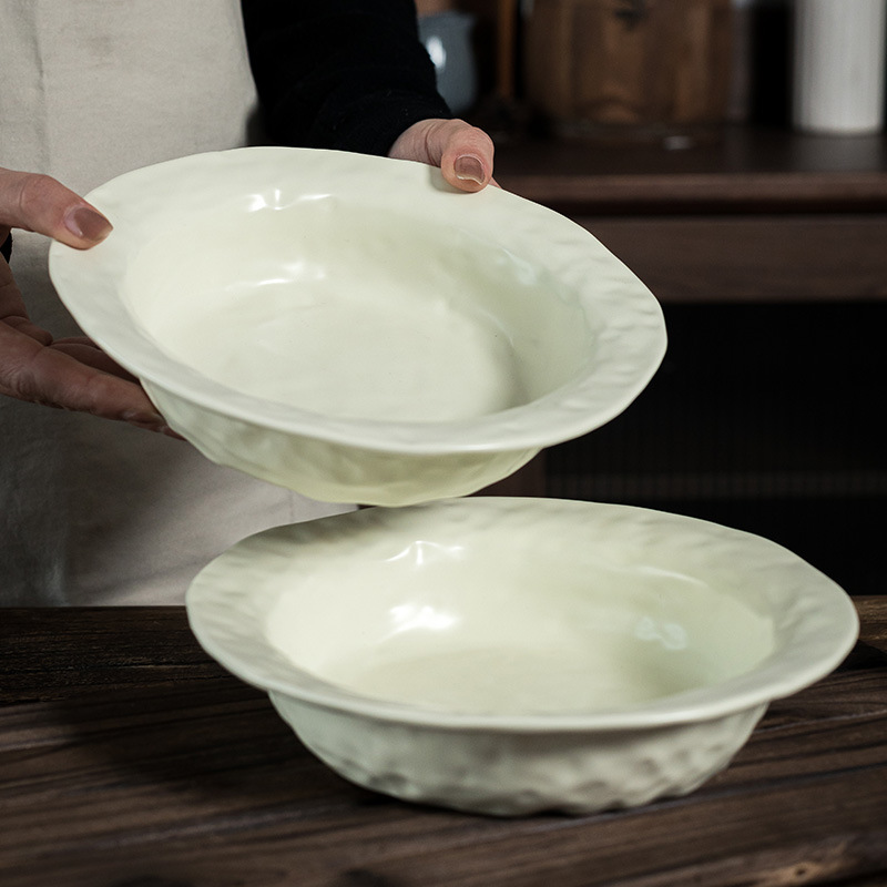 Plato de sombrero de paja pellizcado a mano Plato de comedor doméstico de cerámica Plato de postre Plato de pasta Plato de ensalada Plato de vajilla lindo al por mayor