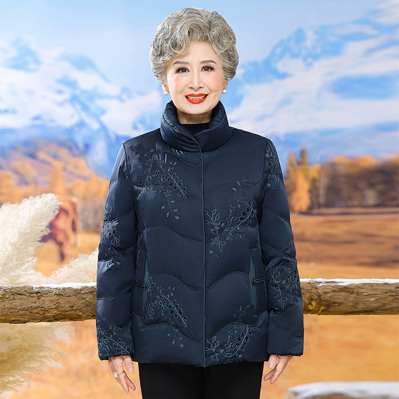 Мама пуховик женский короткий 2024 новый иностранный воротник с вышивкой толстый бабушкин пиджак средний и пожилой хлопчатобумажный топ