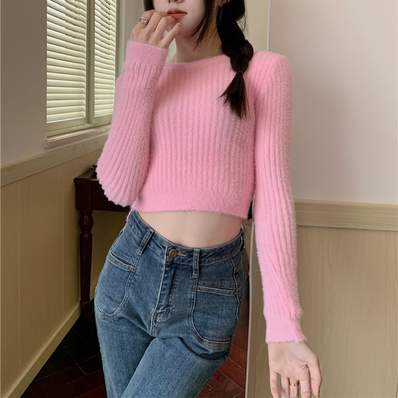 Spot wholesale autumn and winter Korean online red explosions slim long sleeve round neck pullover shirt short Joker mink velvet sweater