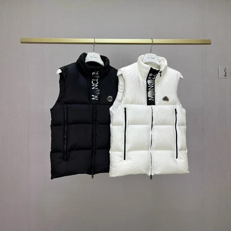European Station 2025 New Style Vest Cold-Proof Warm Black and White Zipper Decorative Stand Collar Casual Fashion Warm Jacket European Station 2025 New Style Vest Cold-Proof Warm Black and White Zipper Decorative Stand Collar Casual Fashion Warm Jacket