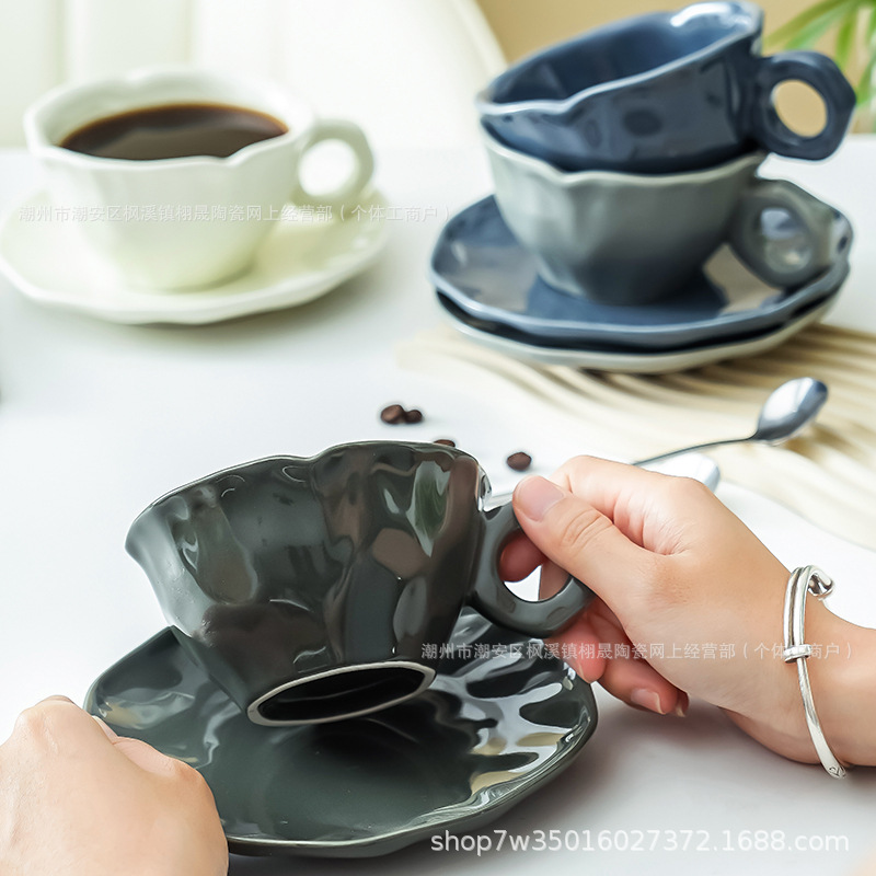 Tazas de café de alta belleza flor cerámica set de tazas de té de la tarde tazas de plato irregular tazas de agua tazas de alta calidad