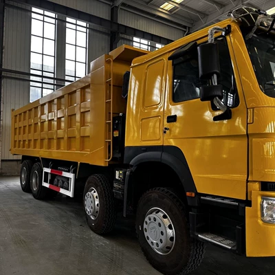 Yük maşınları transporting soil and debris, direct
