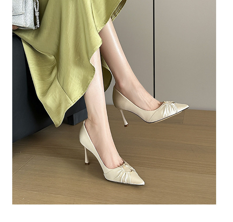 Giày cao gót nữ mũi nhọn chất liệu lụa satin nhún, gót 6–8 cm, cổ thấp — Màu be, Màu nâu, màu đen chi tiết 13