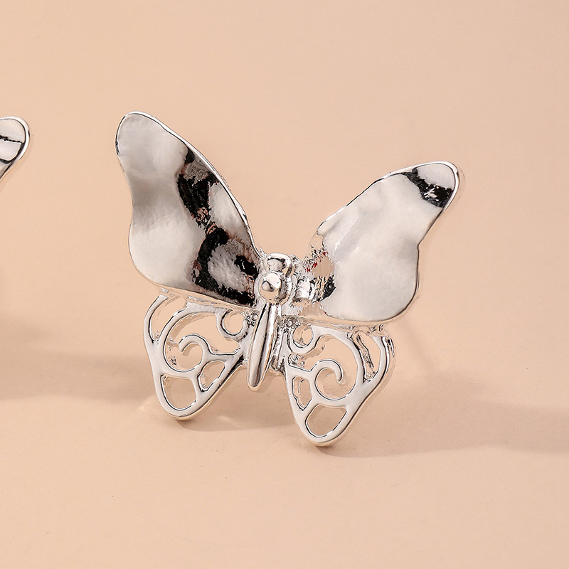 Fashion Metal Hollow Butterfly Earrings Wholesale Nihaojewelry display picture 5