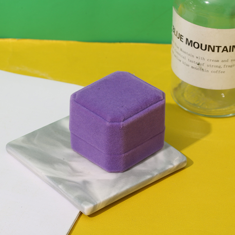 厂家直销新款高档绒布珠宝首饰盒复古戒指礼品包装盒详情5