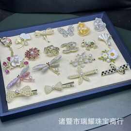 天然珍珠法式简约镶钻花朵胸针发夹气质女西装大衣配饰饰品批发