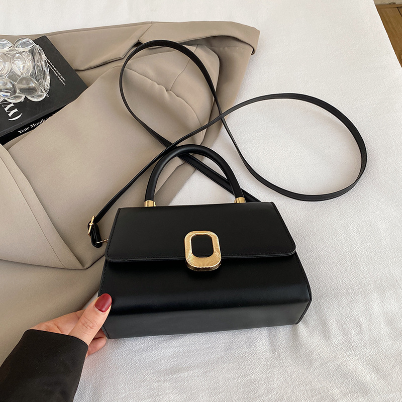 Bolso de diseño de nicho de alta gama para mujer 2025 nuevo bolso de mensajero de un solo hombro de moda de primavera y verano