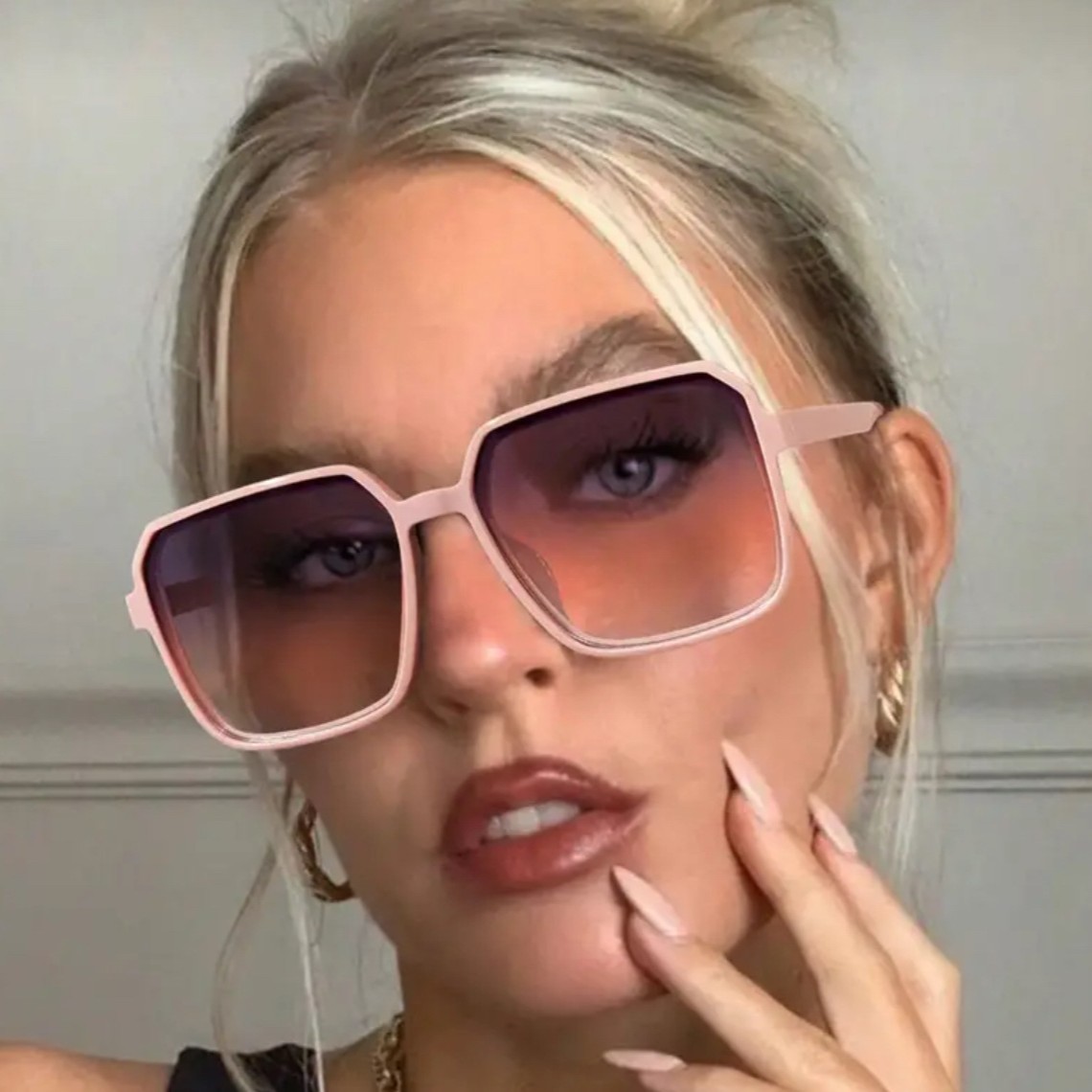 fashionable trend sunglasses solar-powered