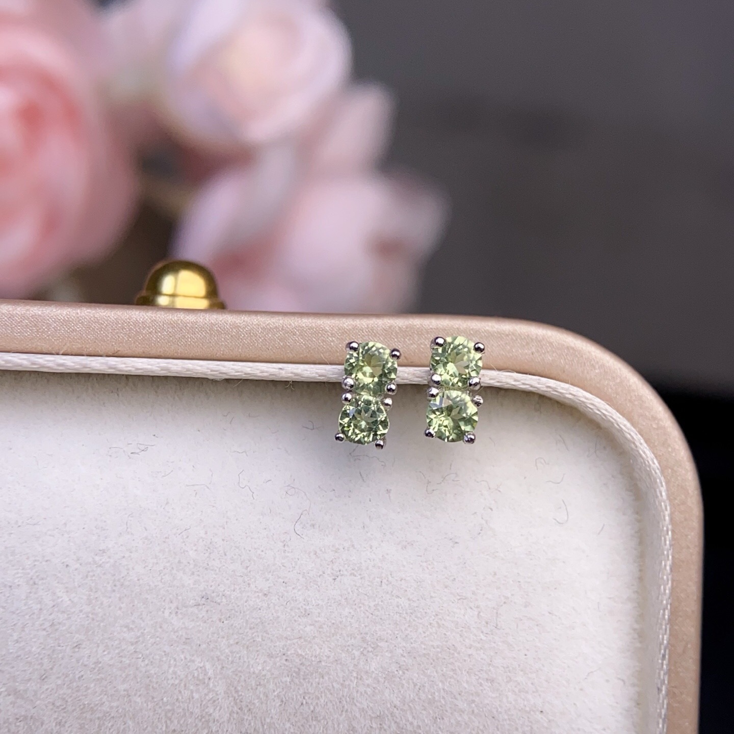 Natural Peridot Earrings, 925 Silver Electroplated, Main Stone Size 3*3mm, Direct Sales from the Manufacturer, Cross-Border Hot Seller