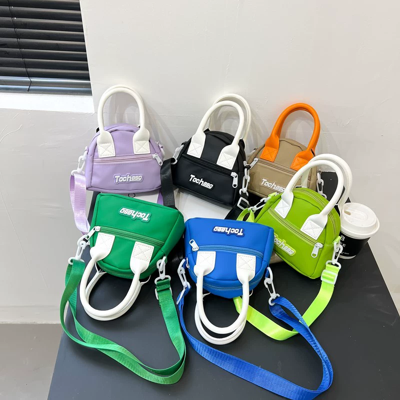 Fashionable children's bag, small children's one-shoulder bag for men and women with letters, Korean style