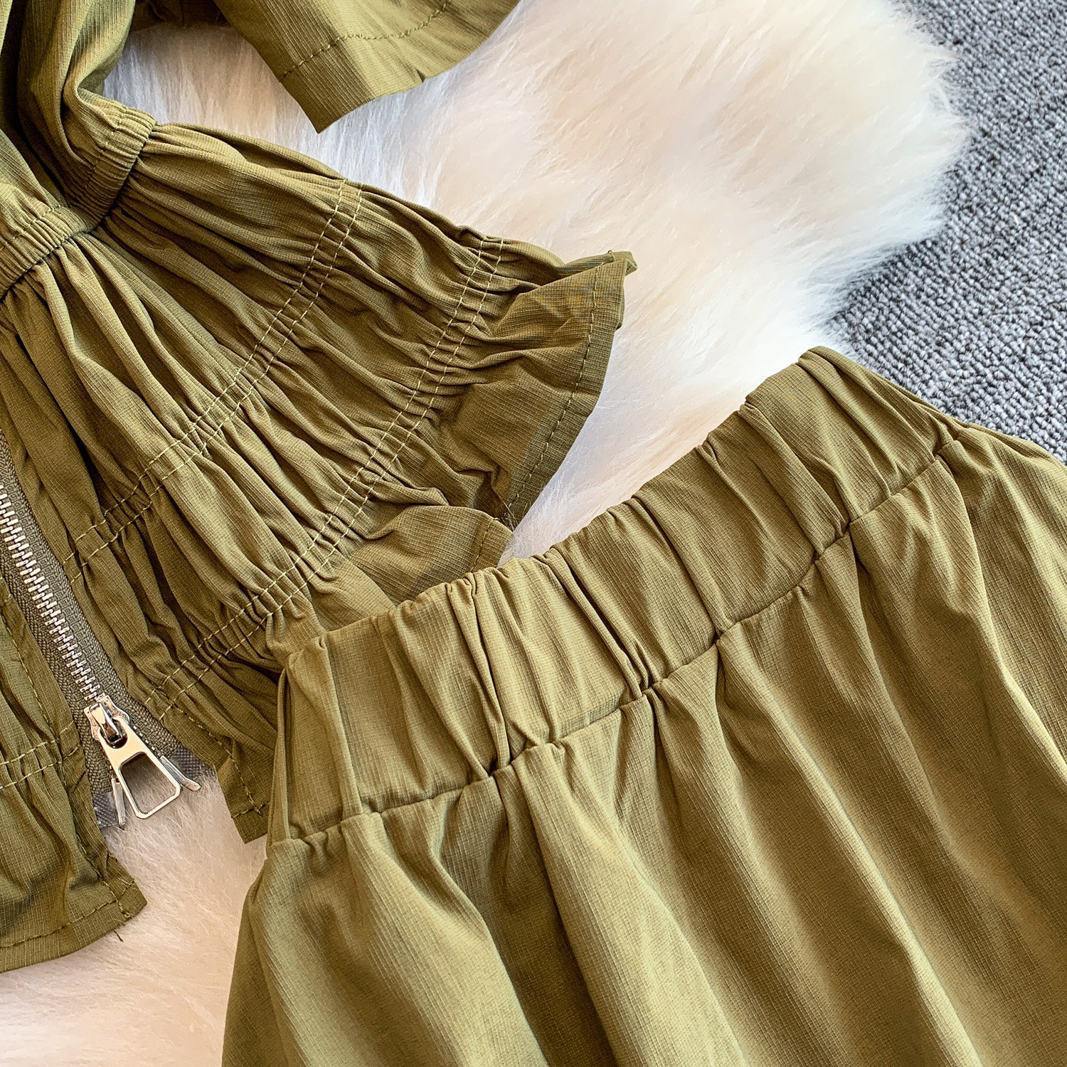 Women's French Style Sophisticated Two Piece Set Versatile Double Zipper Round Neck T-Shirt High Waisted Pleated Skirt_ecoleips.com