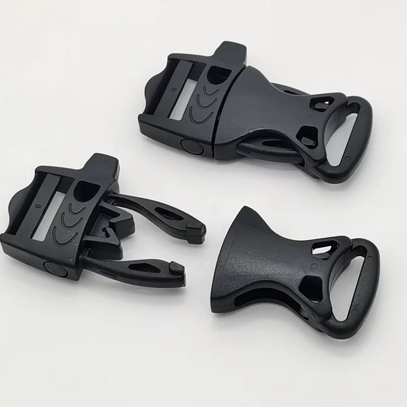 Plastic whistle, life jacket with clasp, bag accessory, travel backpack, 20mm