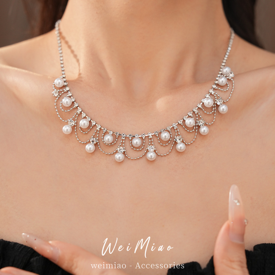 Collar de perlas de encaje de diamante ligero de lujo nicho collar de collar de perlas estilo retrógrado francés temperamento de alta sensación conjunto de joyería