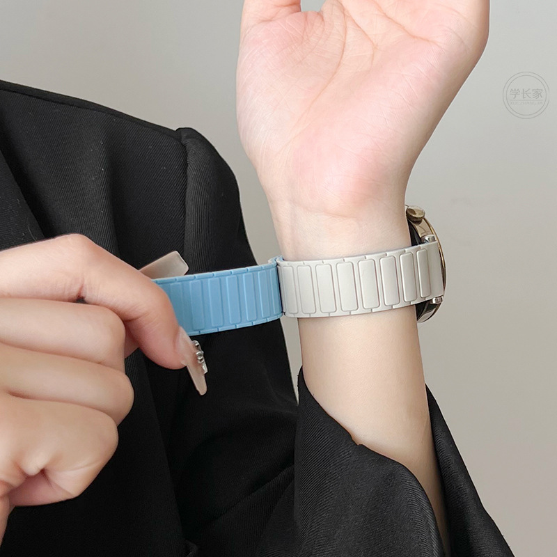 Suitable for Huawei Watch Gt5/6 Watch Strap, New Watchgt4 Silicone Magnetic Sports Watch Gt2 Watch Strap for Women