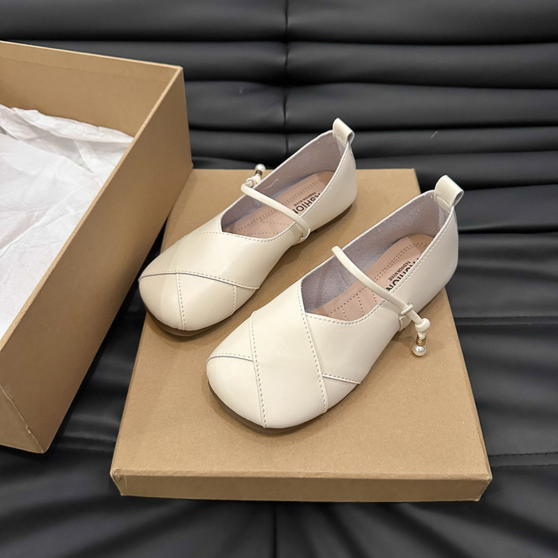 대외 무역 플러스 사이즈 패션 플랫 메리 제인 신발 여성의 2025 새로운 얕은 입 작은 가죽 신발 진주 소프트 솔