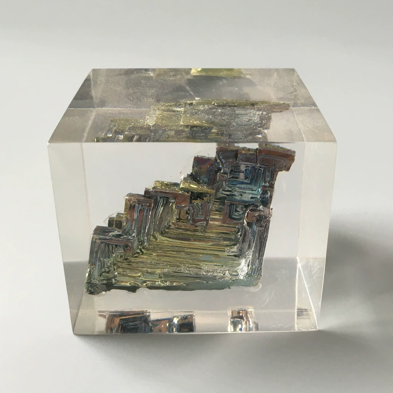 Резиновые изделия? (Note: The provided input seems to describe resin crafts)