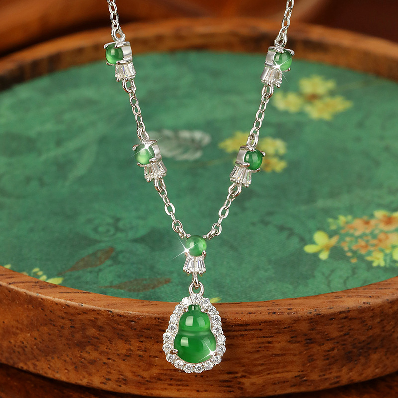Material peligroso de jade natural S925 con incrustaciones de plata nuevo estilo chino Fulu calabaza Gao Bingyang verde collar de temperamento de marea nacional