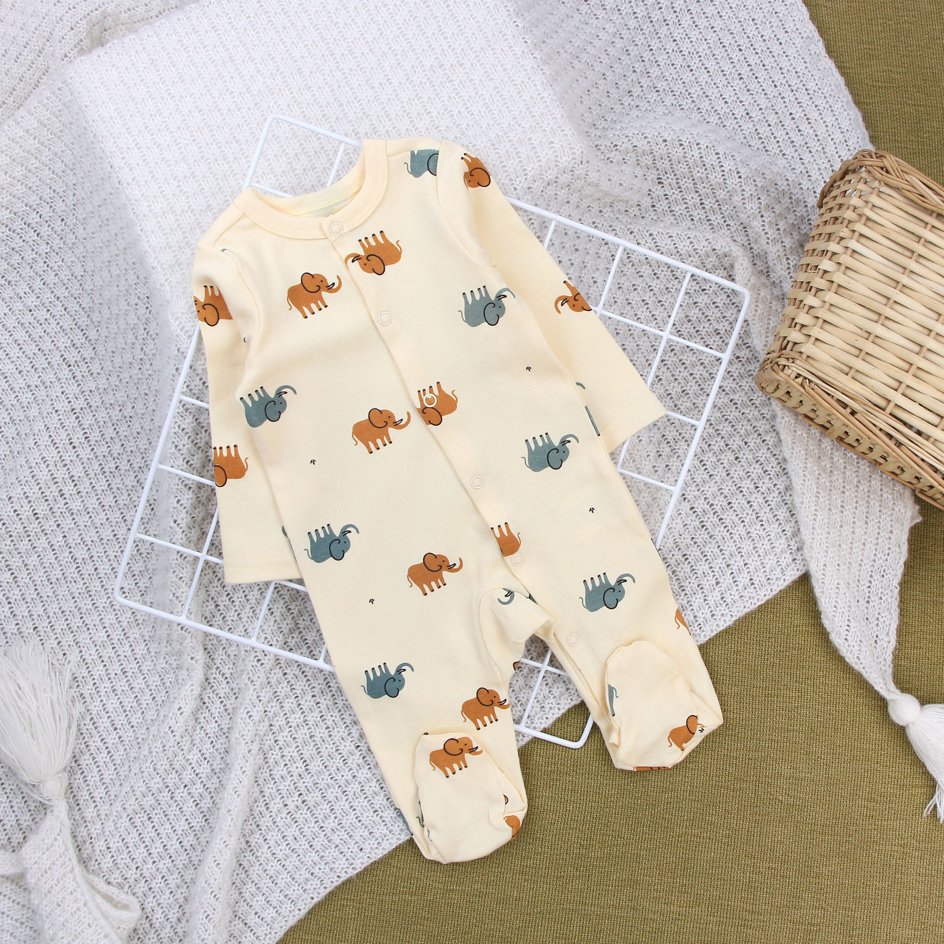Bebé de manga larga camiseta de primavera recién nacido camiseta de caballo, ropa de bebé de cuatro estaciones pijamas