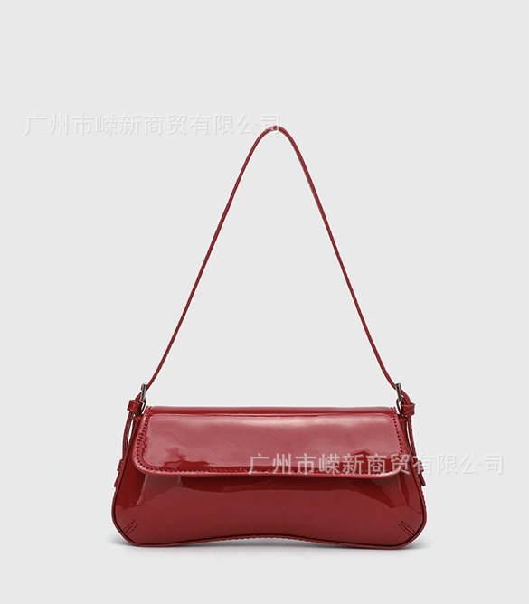 Bolso de axila de palo francés rojo de ZR de la casa transfronteriza 2024 otoño nuevo bolso de hombro retro con solapa de viajero simple de moda