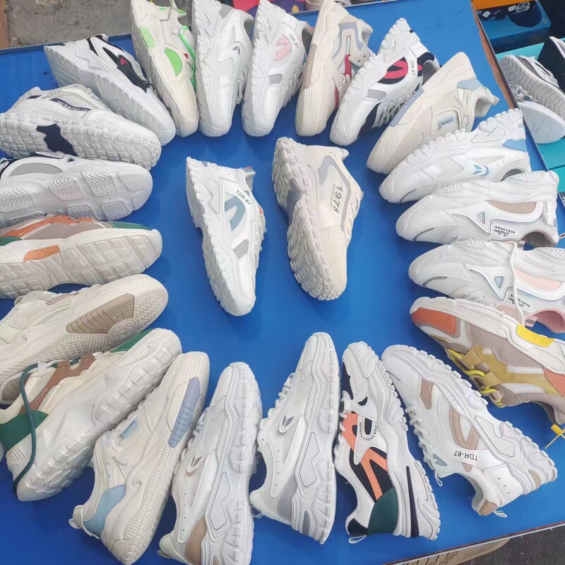 2025 New Style Running Shoes with Lace-up Lightweight Men's Non-slip Wear-resistant Fashion All-match sneaker