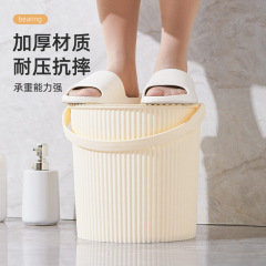 蓋付きプラスチック増粘バケツ、収納バケツ、入浴用スツール、釣り用バケツ、ポータブルバケツ、入浴用家庭用収納バケツ、座れるバケツ