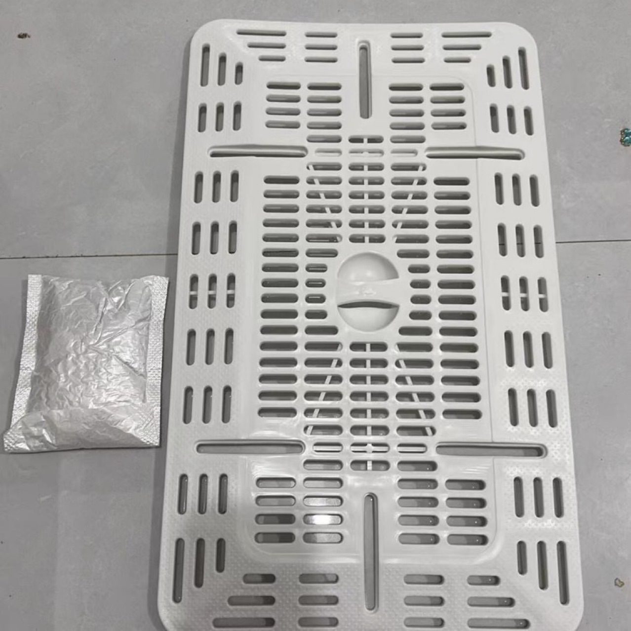 Universal thickened squat toilet cover, anti-theft squat pit cover, toilet bowl cover, toilet bowl cover, squat toilet wonder, toilet pedal Item Picture
