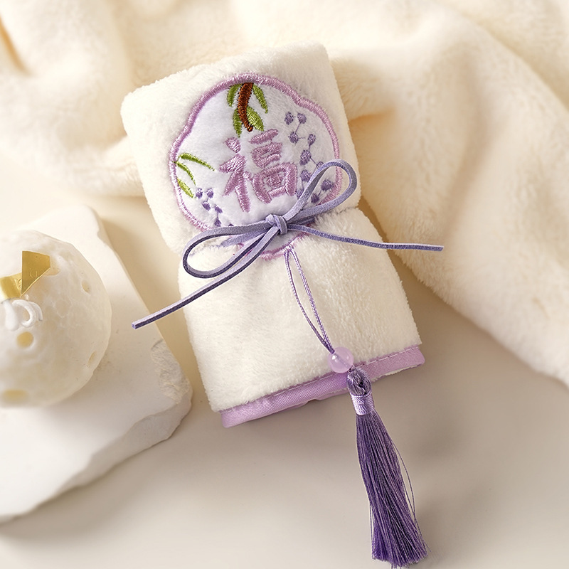 コーラルベルベット刺繍タッセルタオル結婚式のお土産結婚式のお返しギフトハイエンドの絶妙なギフト中国風の小さな正方形のタオル|undefined