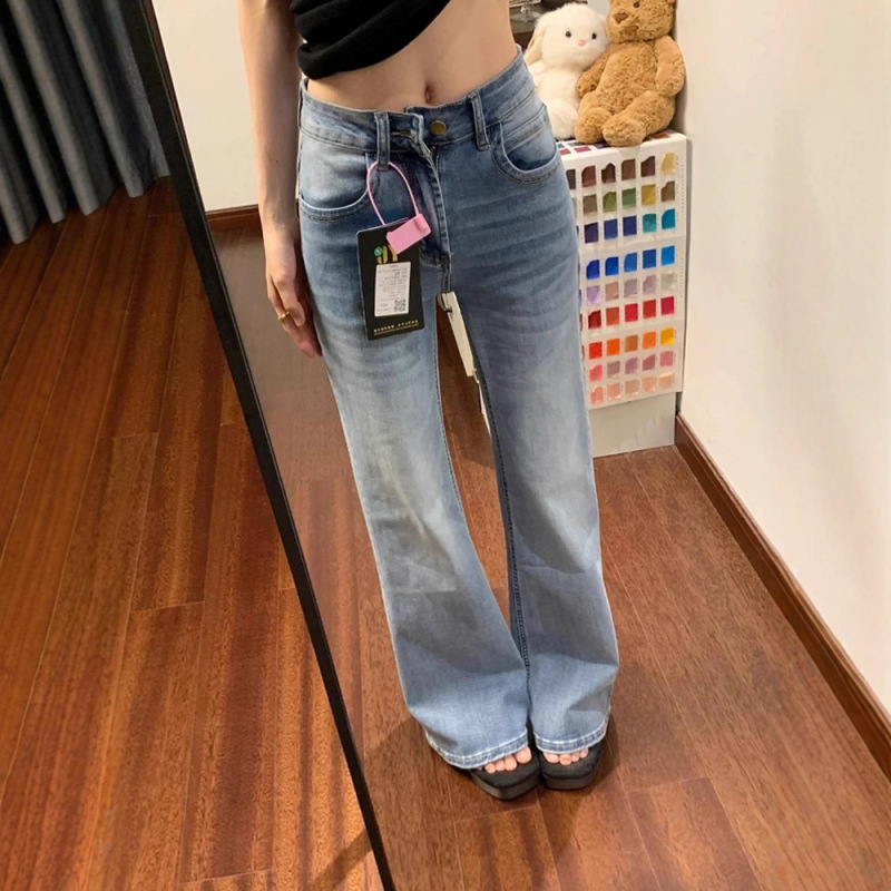 American Retro Flared Jeans for Women, Autumn 2025 New Low-Waist Loose Slimming Hot Girl Petite Bell-Bottom Pants American Retro Flared Jeans for Women, Autumn 2025 New Low-Waist Loose Slimming Hot Girl Petite Bell-Bottom Pants