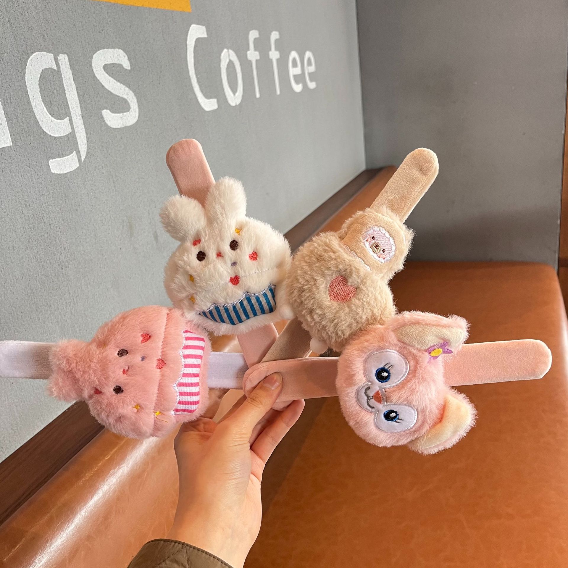 Nuevos niños de peluche dibujos animados collar torta de conejo adorable arroz pulsera muñeca coreana regalos de boda