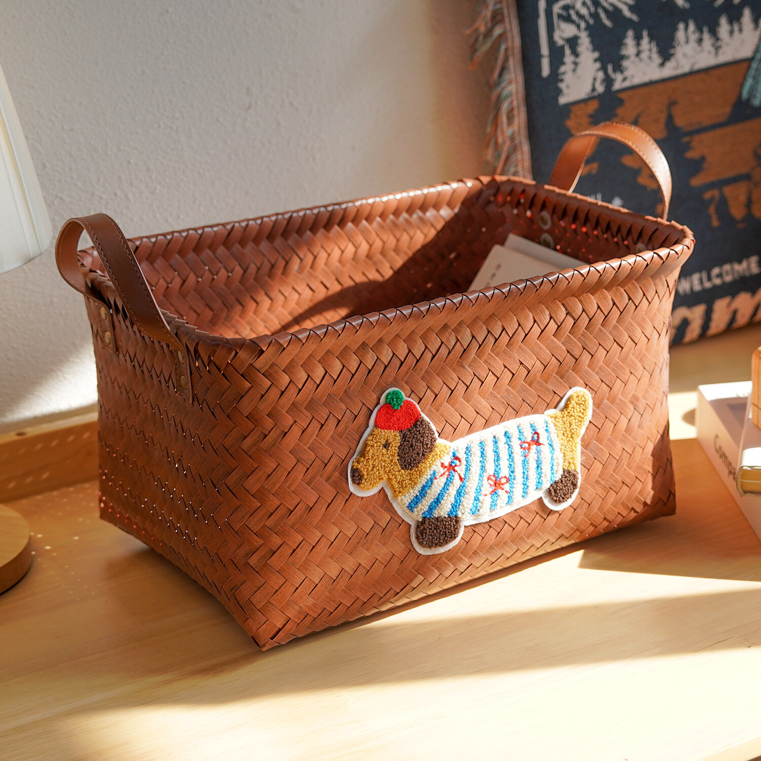 源工場のアメリカの手織り収納かごの衣類収納かごは藤編みの収納かごの汚れたかごに似せています。