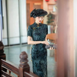 旗袍;半身裙;皮草