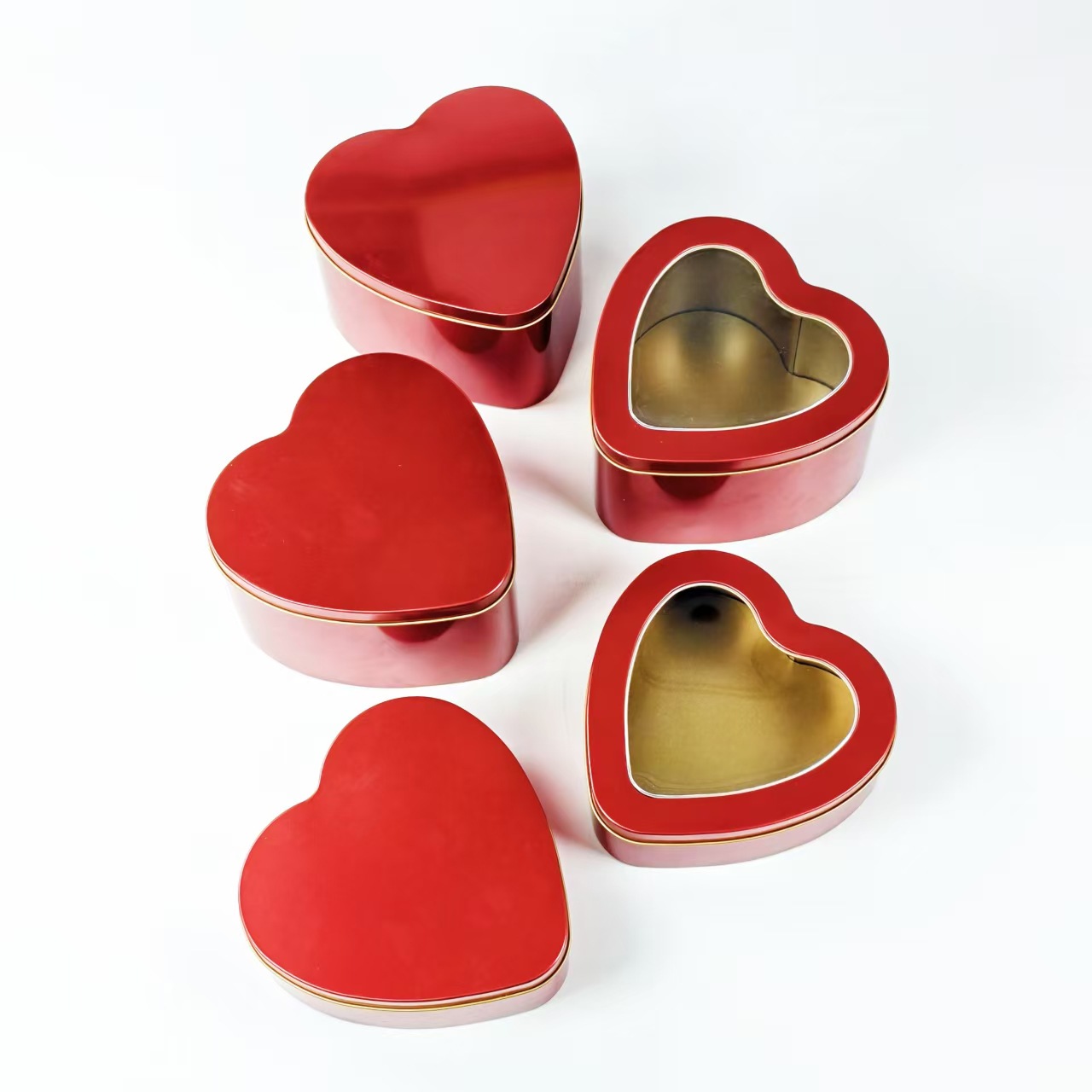 ����ϲ�Ǻ������������к�ɫ�ǹ���װ�а�����logo������Ʒ��