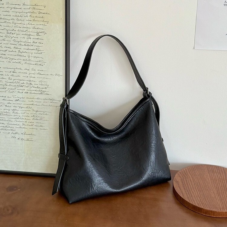 Korean New Fashion Commuter Shoulder Bag, Versatile Large-Capacity Tote Bag, Lazy Style Soft Leather Wide Shoulder Strap Crossbody Bag