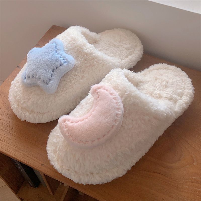 Warm autumn and winter maternity slippers, featuring a fairy-tale design with 3D stars and moons, non-slip soles, soft and comfortable plush lining, and a closed-toe style Warm autumn and winter maternity slippers, featuring a fairy-tale design with 3D stars and moons, non-slip soles, soft and comfortable plush lining, and a closed-toe style