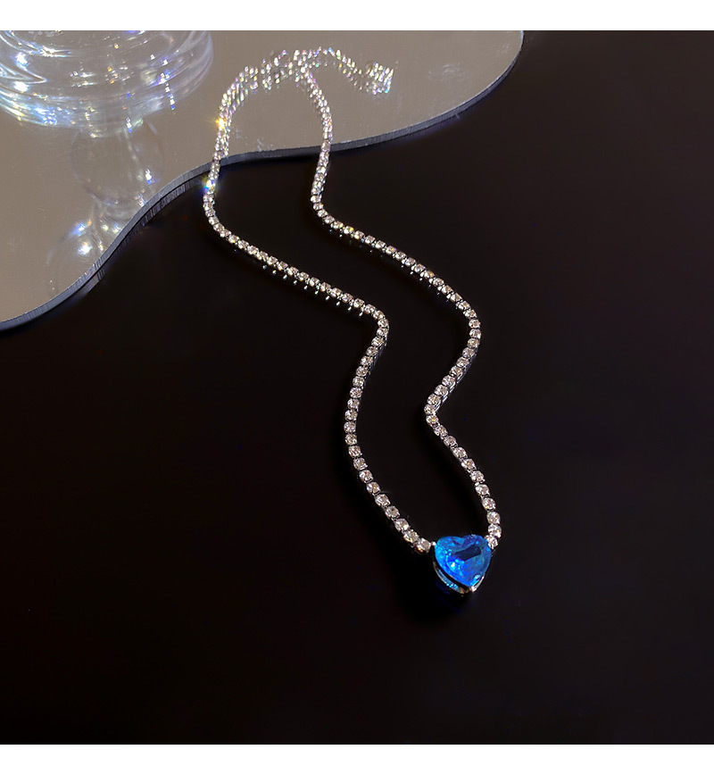 Super Flash Blue Heart-Shaped Zircon Necklace Delicate Rhinestone Clavicle Chain