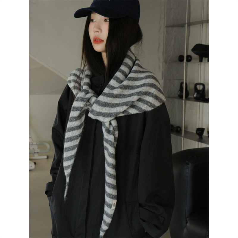 25ss 문학풍 스트라이프 삼각 스카프 여성용 가을 겨울 패션 레트로 보온 목 보호 외투 스카프 학생용 트렌드
