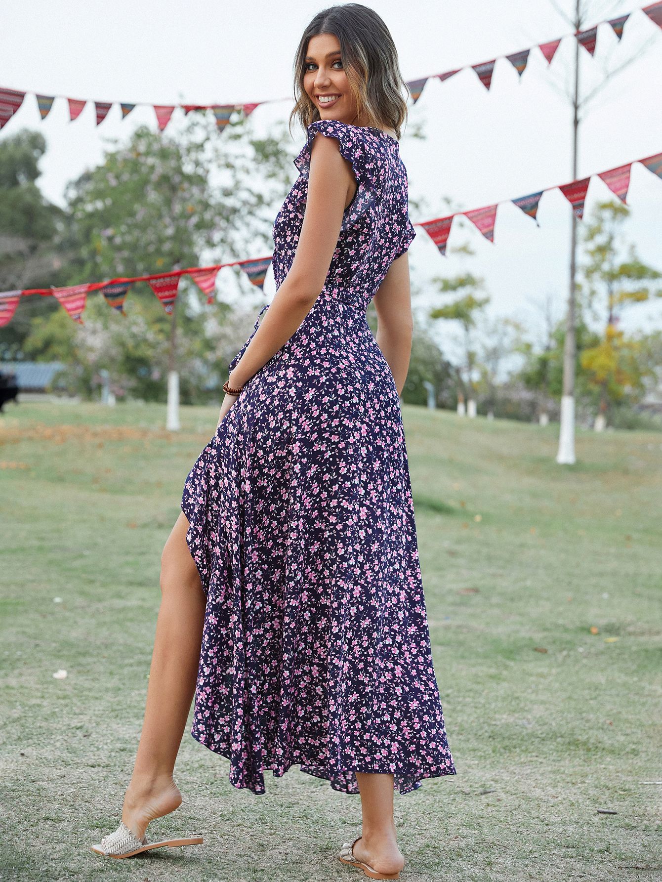 Independently designed new V-neck bohemian holiday style slim fitting lace up dress_voghion.com