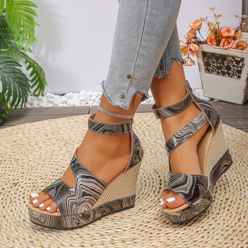 European and American-style fashion wedge peep-toe sandals, summer new arrival, thick-soled open-toe sandals in candy colors.
