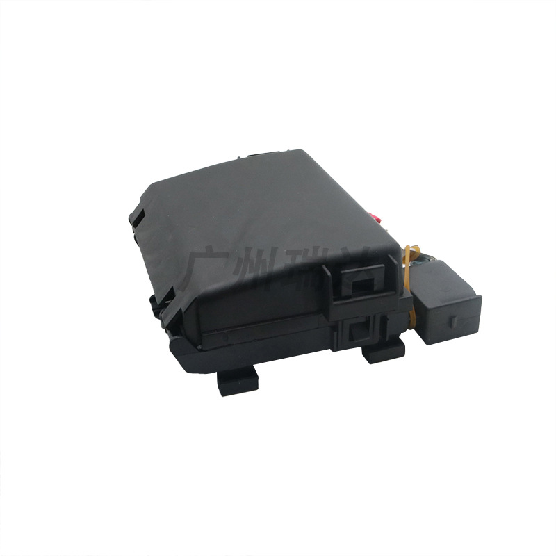 1J0937550A es adecuado para la caja de fusibles de automóviles Volkswagen Polo 1J0937617D al por mayor