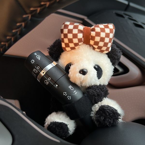 Decoraciones de automóviles para interiores de automóviles para muñecas panda 2025 nuevas luces de dirección limpiaparabrisas muñecas